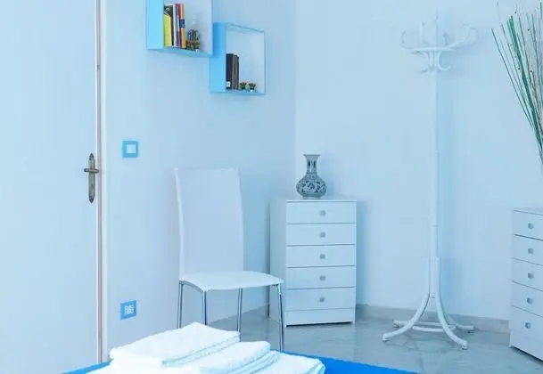 Tek Büyük Yataklı Oda (External Private Bathroom)