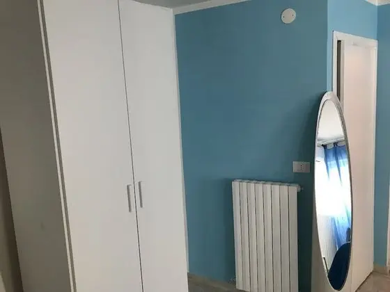 Tek Büyük Yataklı Oda (External Private Bathroom)