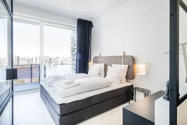 Atelier harbour view