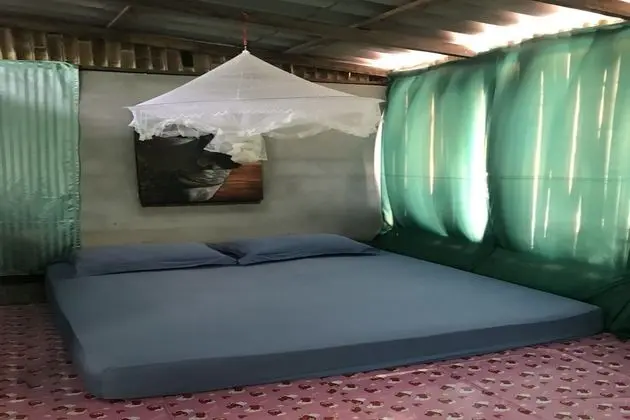 Standard Room with Fan and Share Bathroom