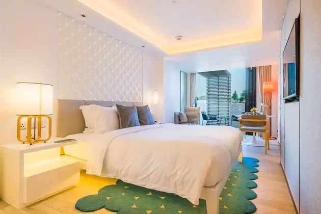 Deluxe Tek Büyük Yataklı Oda, Balkon, Dağ Manzaralı