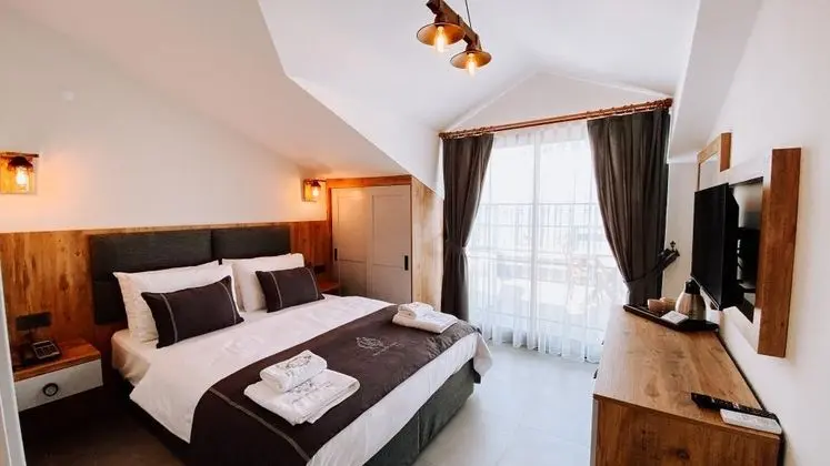 Jakuzili ve Teraslı Oda, Deniz Manzaralı, Jakuzili ve Teraslı