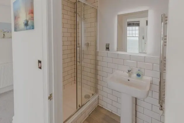 Luxury Apart Daire, Banyolu/Duşlu, Deniz Manzaralı (Pier View Apartment)