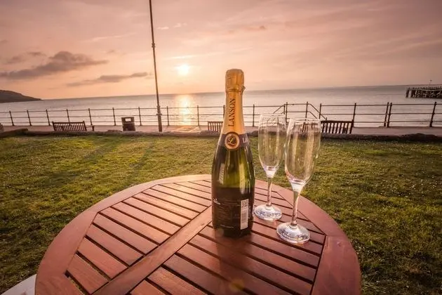 Luxury Apart Daire, Banyolu/Duşlu, Deniz Manzaralı (Pier View Apartment)