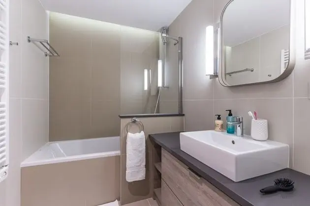 Apart Daire, 2 Yatak Odası, Teras, Liman Manzaralı