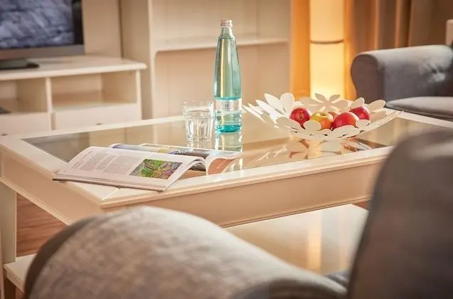 Stüdyo, Göl Manzaralı