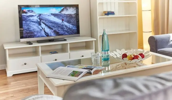 Stüdyo, Göl Manzaralı