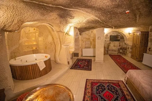 King Cave Suite, , Jakuzili