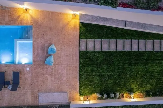 Five Bedroom Villa