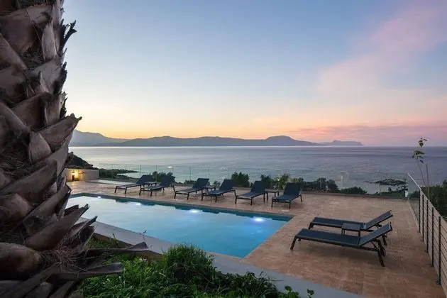 Five Bedroom Villa