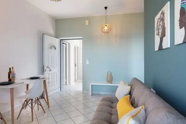 One Bedroom Apartment with Sea View