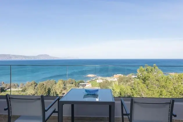 One Bedroom Apartment with Sea View
