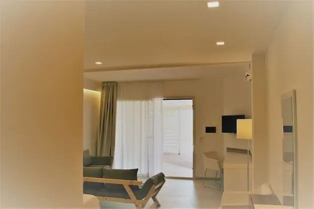 Junior Stüdyo Süit, Havuz Manzaralı