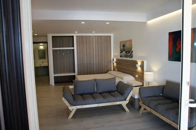 Junior Stüdyo Süit, Havuz Manzaralı