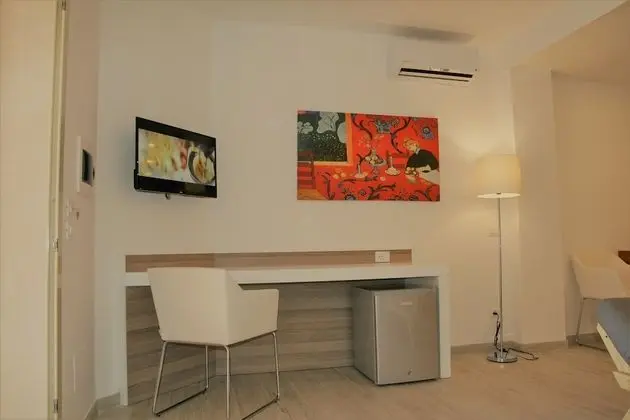 Junior Stüdyo Süit, Havuz Manzaralı