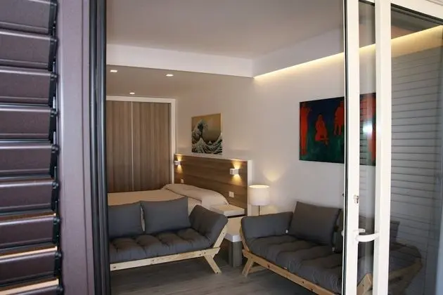 Junior Stüdyo Süit, Havuz Manzaralı