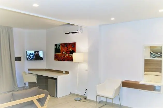 Junior Stüdyo Süit, Havuz Manzaralı