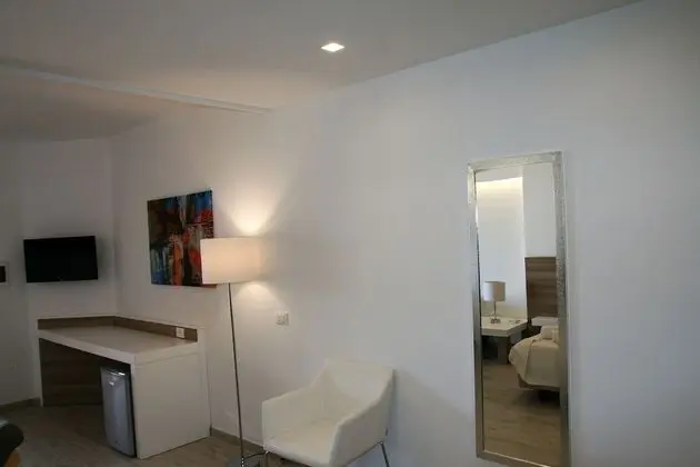 Junior Stüdyo Süit, Havuz Manzaralı