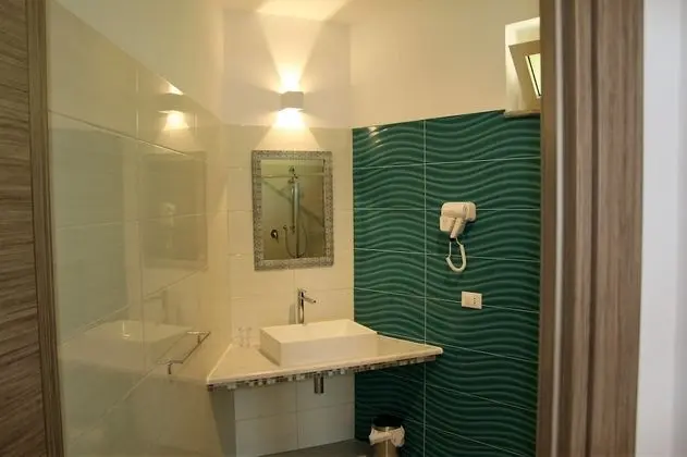 Junior Stüdyo Süit, Havuz Manzaralı