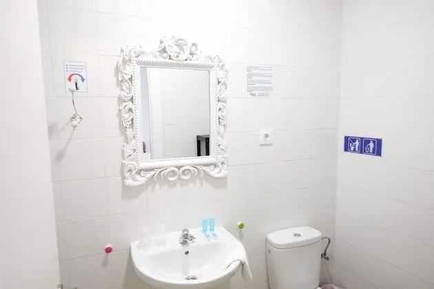 Single Room with Private External Bathroom