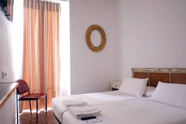 Twin Room with Private Bathroom