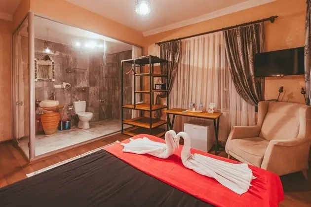 Deluxe Tek Büyük Yataklı Oda, 1 Büyük (Queen) Boy Yatak, Sigara İçilmez, Bahçe Manzaralı