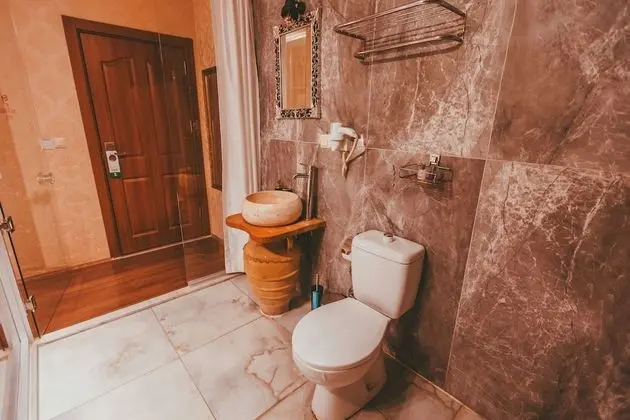 Deluxe Tek Büyük Yataklı Oda, 1 Büyük (Queen) Boy Yatak, Sigara İçilmez, Bahçe Manzaralı