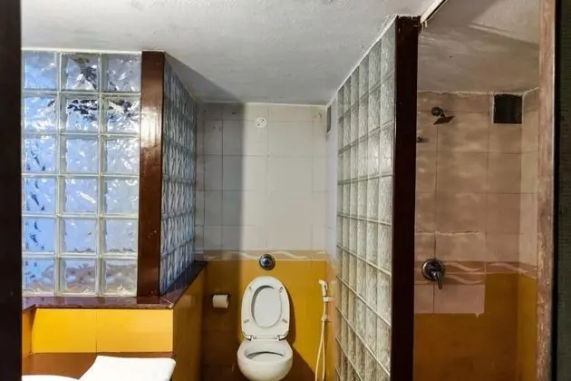 10 Bed AC Mixed Dorm