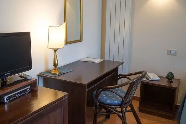 Büyük Yataklı Tek Kişilik Oda