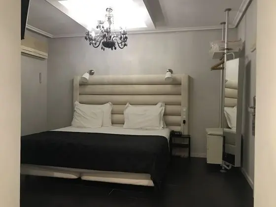 Standard Tek Büyük Yataklı Oda
