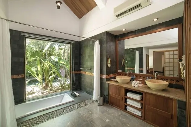 Honeymoon Tek Büyük Yataklı Oda, Kişiye Özel Havuzlu (with Complimentary 30' Spa Voucher)