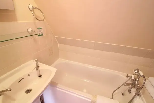 Basic Tek Kişilik Oda, Banyolu/Duşlu (Bath only)