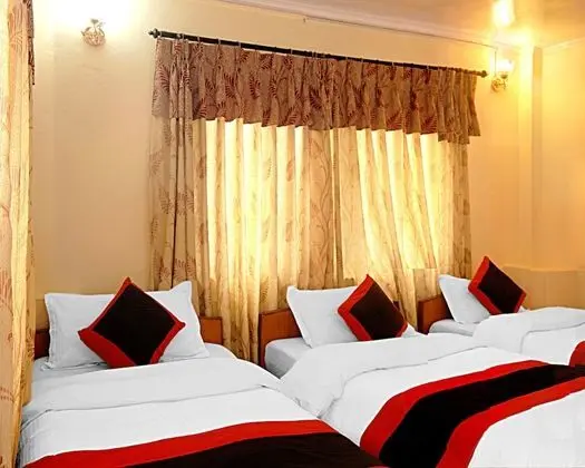 Üç Kişilik Oda, Balkon (With Fan)