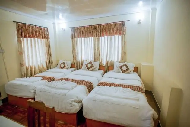 Üç Kişilik Oda, Balkon (With Fan)