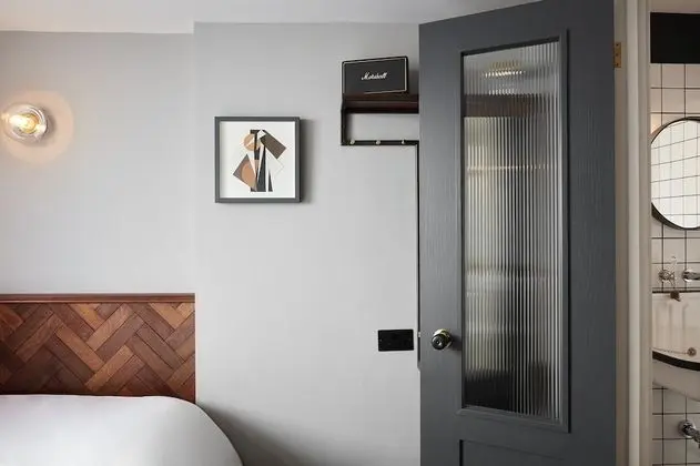 Classic Tek Büyük Yataklı Oda