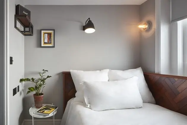 Classic Tek Büyük Yataklı Oda