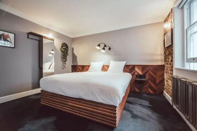 Comfort Tek Büyük Yataklı Oda