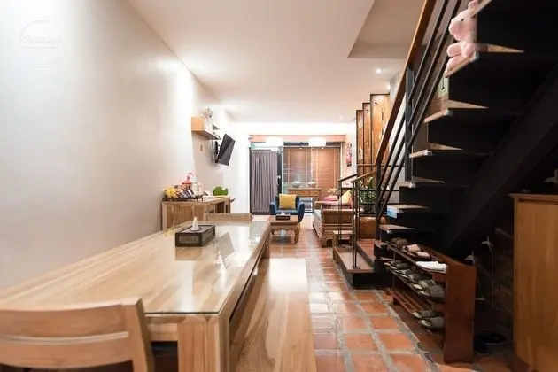 5-Bedroom Townhouse