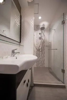 5-Bedroom Townhouse