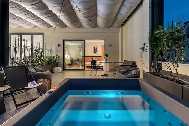 Thirtynine Suite