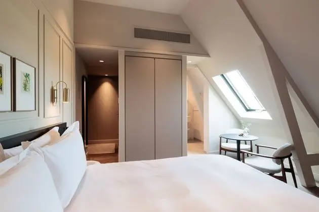 Luxury Oda