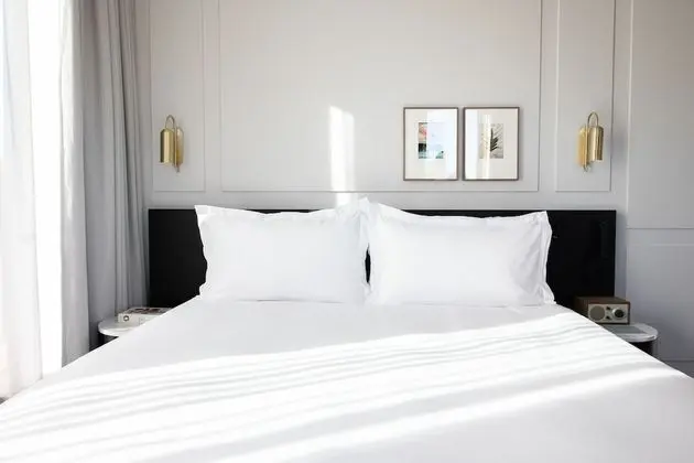 Luxury Oda