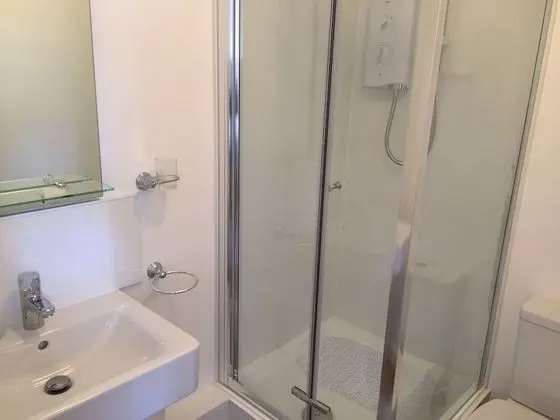 Standard Süit, Banyolu/Duşlu