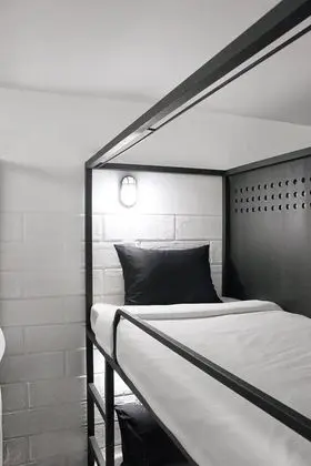 Ortak Ranzalı Oda, Sadece kadınlar için (Bed in 10-bed)