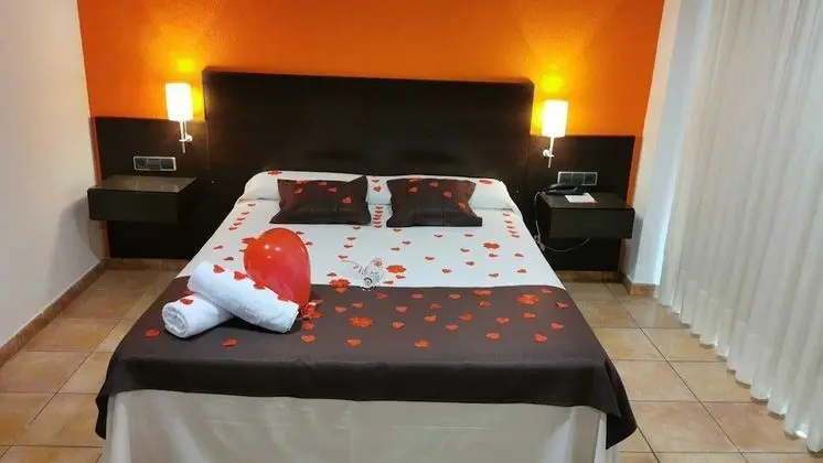 Romantic Tek Büyük Yataklı Oda