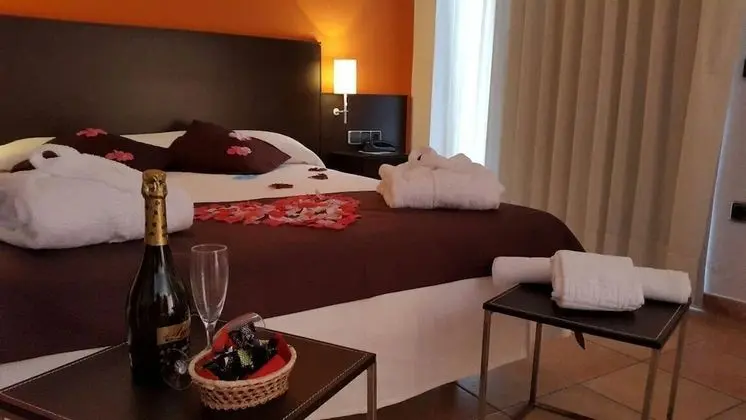 Romantic Tek Büyük Yataklı Oda