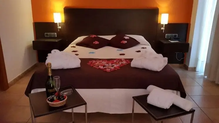 Romantic Tek Büyük Yataklı Oda