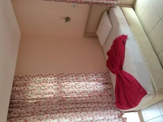 Tek Kişilik, Bahçe Manzaralı