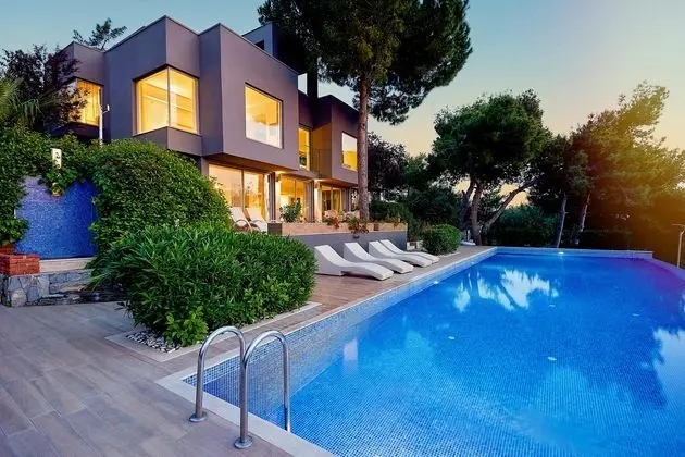 https://images.etstur.com/files/images/hotelImages/TR/55109/l/Pine-Bay-Holiday-Resort-Hotel-Oda-363255.jpg