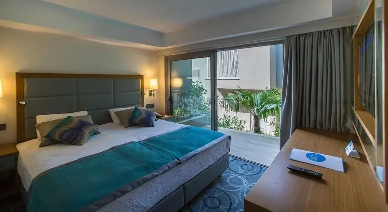https://images.etstur.com/files/images/hotelImages/TR/55109/l/Pine-Bay-Holiday-Resort-Hotel-Oda-363269.jpg